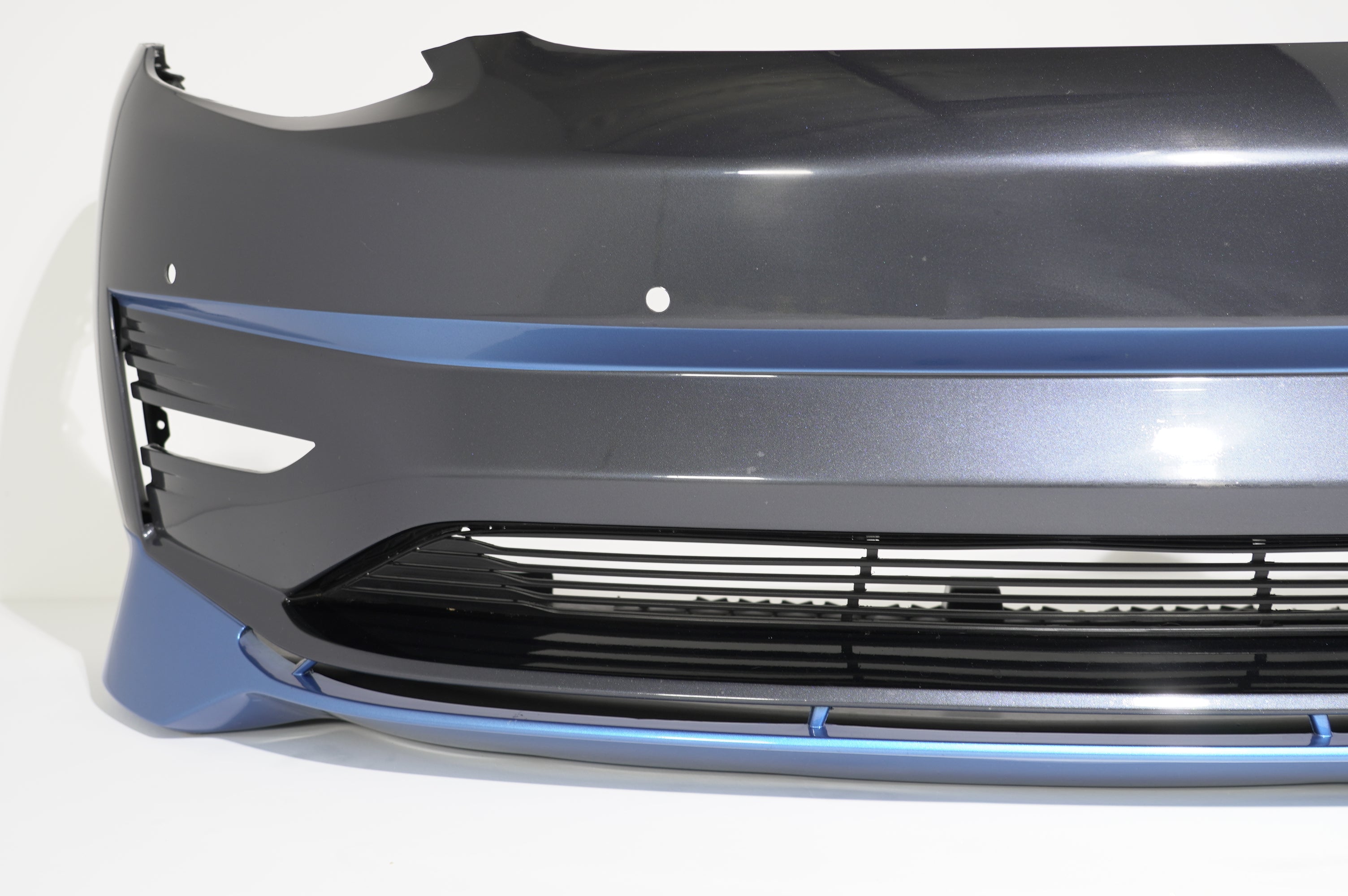 CUSTUNING Tesla Model Y Front Facia Upgrade (Front Bumper + Lip) [CLEARANCE][PAINTED][USED]