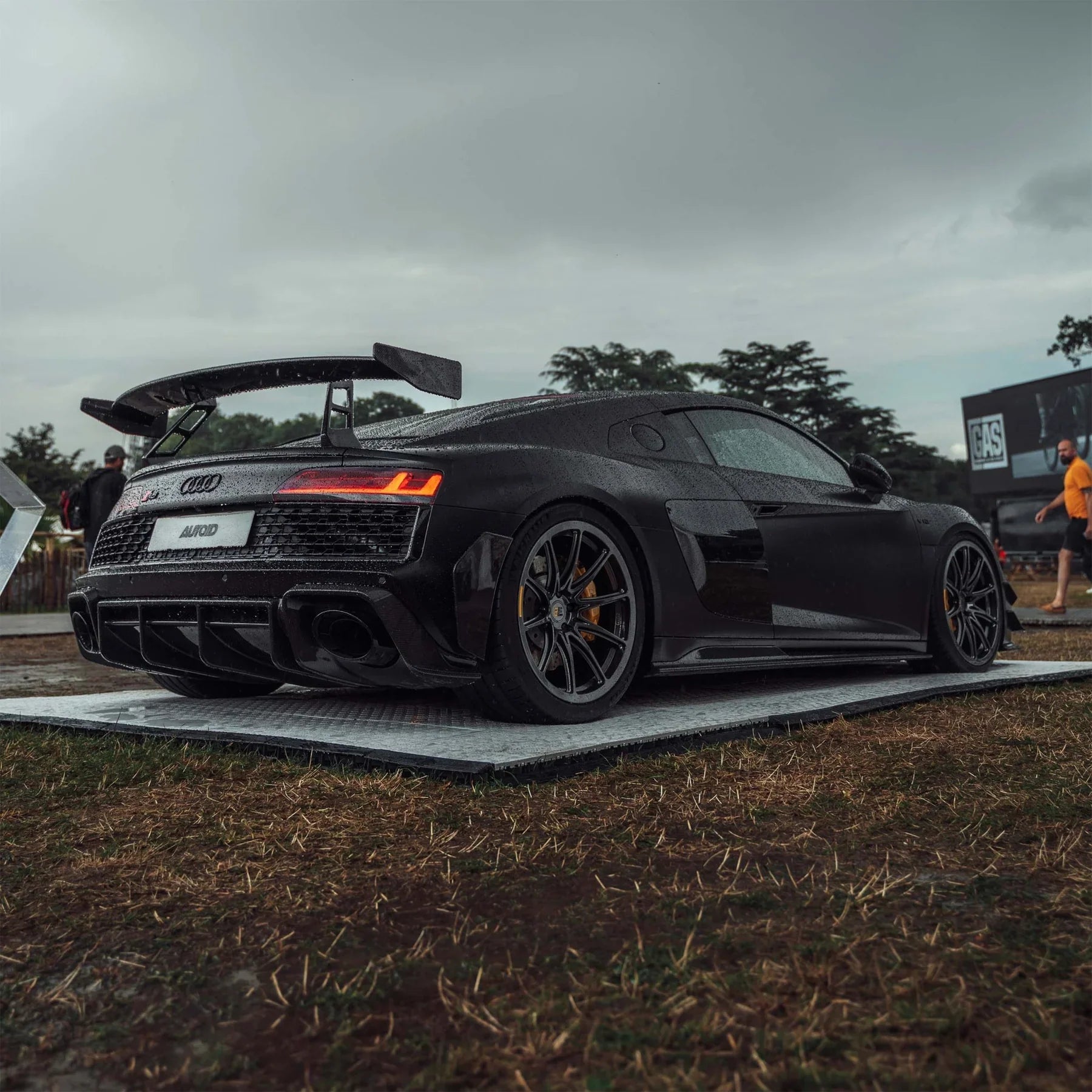 2015-2018 Audi R8 (4S) Racing Style Pre-Preg Carbon Fiber Rear Bumper Canards | TRE