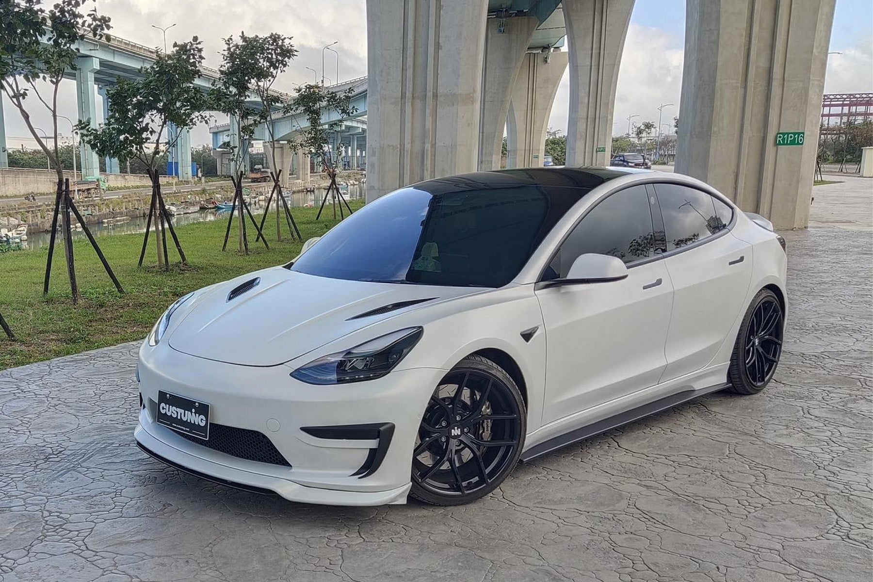 CUSTUNING Tesla Model 3 Front Facia Upgrade (Front Bumper + Lip) – E3Tuning